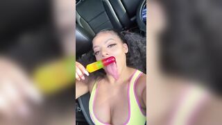 Eating A Popsicle Goes Wrong For This Chick With A Long Tongue!