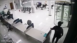 Bank robber bleeds out after being shot by security