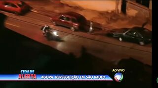 Police chase and eliminate the thugs