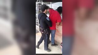 Black bro fights cop