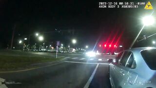 Female Florida cop facing DUI charge asleep behind wheel at traffic light