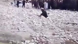 Classic: Stoning law in Afghanistan