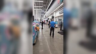 Tased Shoplifter Flees From Police Inside The  Washington Walmart