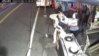 BBQ Stall Owners Attacked By Gang Of Extortionists In Taiwan