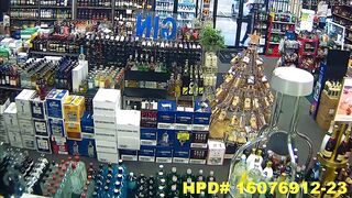 Violent robbery at a Texas liquor store