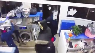 3 Shooters ANNIHILATE Their Opp In A New York City Laundromat