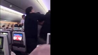 A Massive Brawl Breaks Out Aboard An Et Al Flight To Tel Aviv From Paris