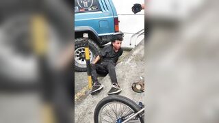 Mexican Bike Thief Kicked In The Face