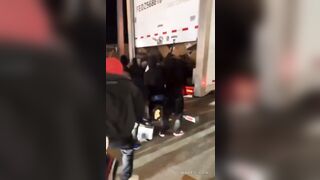 FedEx Truck Looted In Memphis