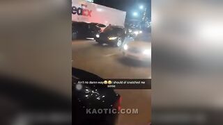 FedEx Truck Stuck in Traffic Gets Looted