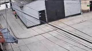 Man Crushed Against The Wall By The Box Truck In Ecuador