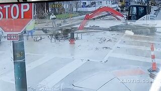 Road Worker Avoids Getting Crushed