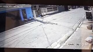 Instant Karma For Motorcycle Robber