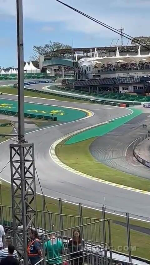 Watch free Formula One Car Crash Grandstand View - EFUKT.TV