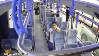 Bus Passengers Robbed Of Their Phones