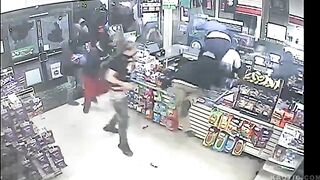 Sideshow Visitors Rob 7-11 Convenience Store