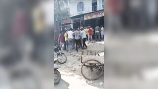 Mass Fight Between Vendors Breaks Out In India