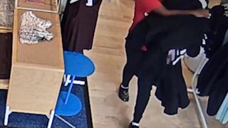 Teen Girl n Shoplifting Gang Targeting Nike Store in California