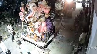 Ganesha Idol Falls On Festival Goers