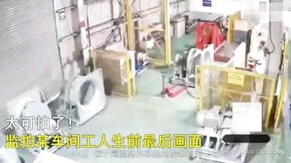 Worker in China gets sucked into a huge fan(repost)