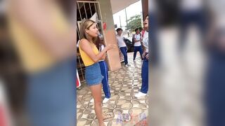 Colombian Señoritas Get Into A Fight Over Macho