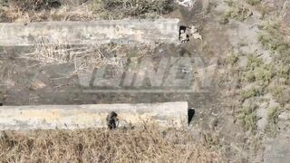 Russian Soldier Flanks 2 Ukrainians