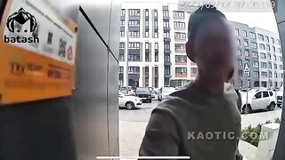 Egyptian Taxi Driver Pepper Sprays, Robs A Local Guy In Russia