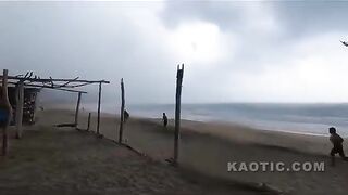 Lightning Kills Two on Mexican Beach