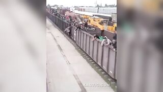 Train Full Of Illegals Headed To The U.S Border From Zacatecas, Mexico