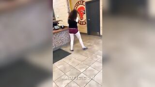 The Entirety of the Popeyes Staff united together to fight this one Woman(repost)