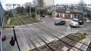 Trucker Survives Collision With A train In Argentina