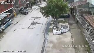 Guy Knocked Out, Robbed Of Bicycle In Argentina