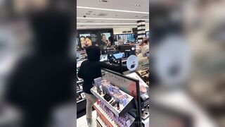 Shoplifting Sephora store in Corte Madera, California