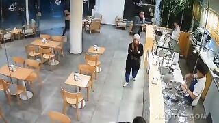 Stabbed By Cellphone Thief Man Dies Inside The Ice Cream Store In Italy