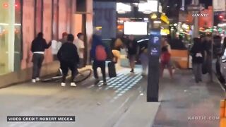 Raw: immigrants get into a fight with locals in New York