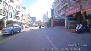 Taiwanese Bike Films Friend Getting Wrecked By SUV