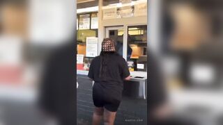 Disrespectful Woman Gets Beat Up By Restaurant Employee