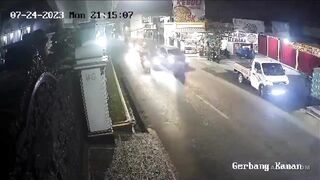 Man Attacked by a Motorcycle Gang, Finished Off By Truck In Indonesia