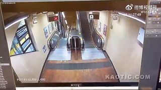Wild Boar Takes No Prisoners in China Mall
