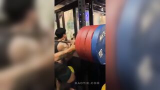 Indonesian Gym Bro Kills Himself Trying to Squat