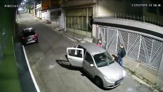 Man Gets Into A Gun Fight With Robbers
