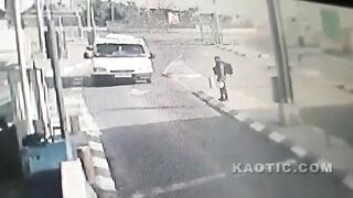 Palestinian drives over and stabs israeli guard(repost)