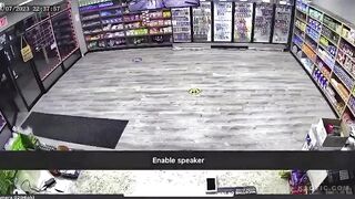 Raw Footage of that Staten Island Store Robbery