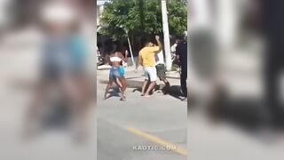 Neighbors Fight in Barranquilla, Colombia