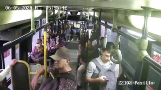 Man Tries to Stop Bus Robber, Gets Stabbed