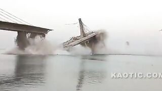 Shitty bridge collapses