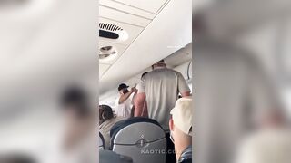 Passengers Fight on Airplane(repost)