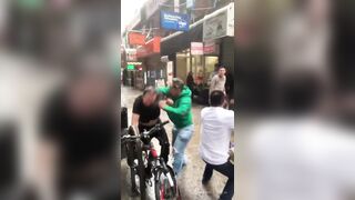 New Yorkers Had Enough, Start Attacking Shoplifters