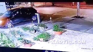 Driver Says Fuck You: Kills 2 Guys Trying to Steal His Car