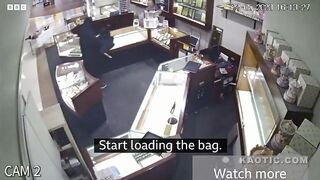 Burka Bandits Hit an Australian Jewelry Store